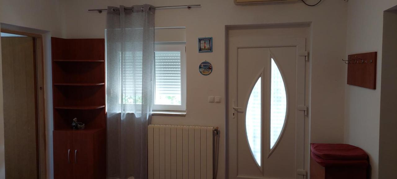 Apartments Matic Омишаль Экстерьер фото